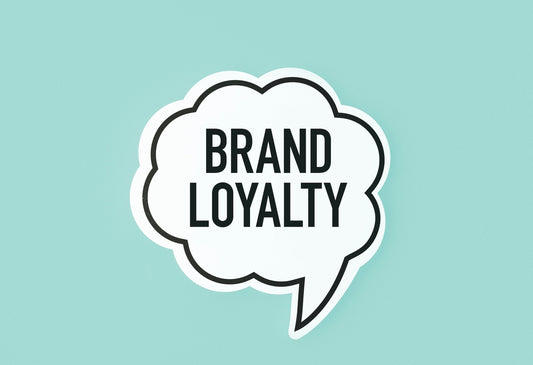 Brand Loyalty: Wie können Konsument:innen gewonnen, dauerhaft gehalten und zu Fans gemacht werden?